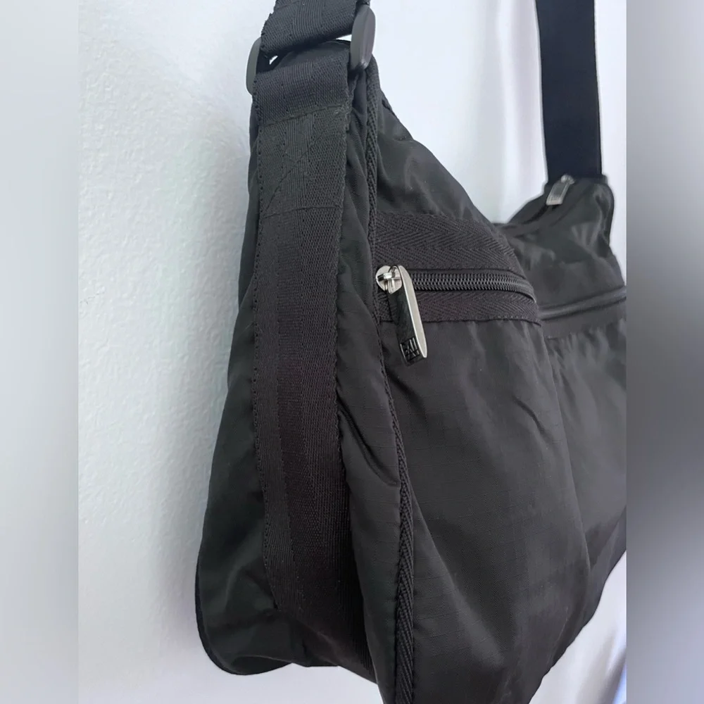 Gal Vintage Crossbody Nylon Black Shoulder Bag Lots of Pockets 90’s Lightweight